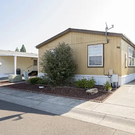 Buy this 3 bed house on 1570 South Peach Street in Medford, OR 97501