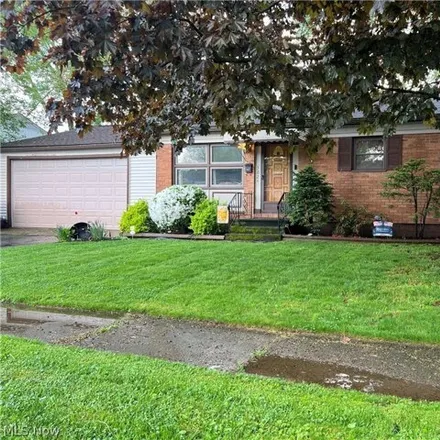 Buy this 3 bed house on 3846 Ennis Circle Northeast in Stark County, OH 44705