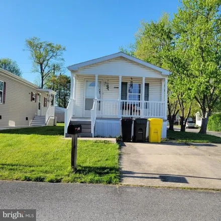 Buy this studio apartment on 3548 Honeysuckle Lane in Middle River, MD 21220