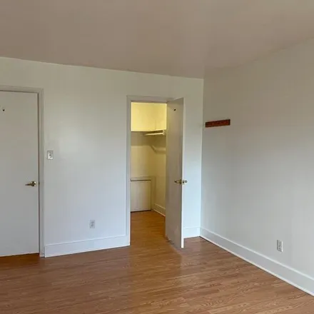 Image 7 - 6014 Westchester Park Drive, Hyattsville, MD 20740, USA - Condo for sale