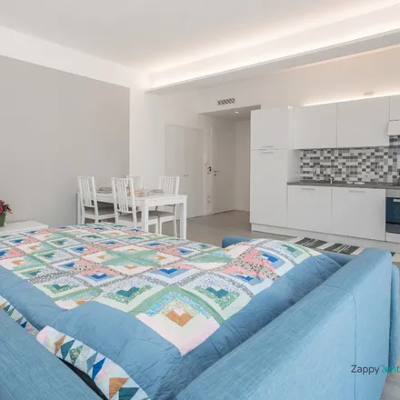 Image 5 - Via Isonzo, 2, 37126 Verona VR, Italy - Apartment for rent