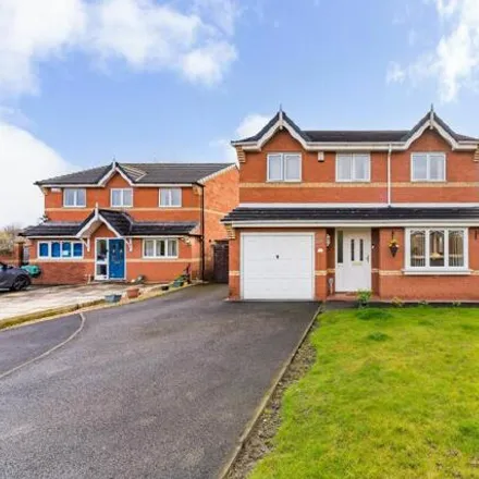 Buy this 4 bed house on Selwyn Close in Newton-le-willows, Wa12