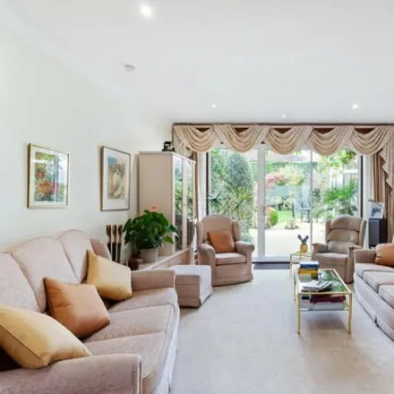 Image 2 - Brockley Avenue, Stanmore, Great London, Ha7 - House for sale