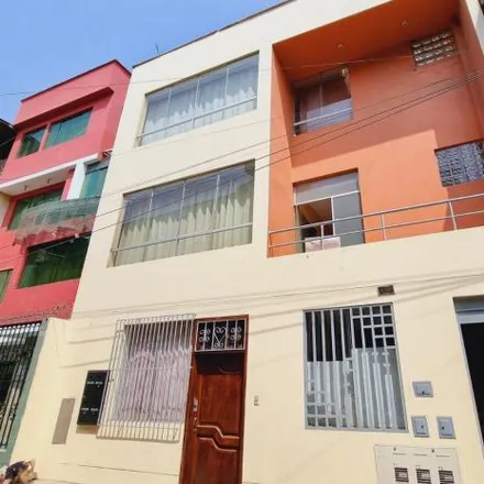 Buy this 9 bed house on Calle las Gardenias in San Juan de Miraflores, Lima Metropolitan Area 15803