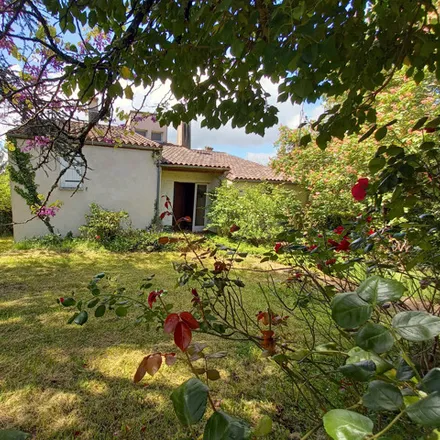 Buy this 5 bed house on 20 Rue Malbec in 47330 Castillonnès, France