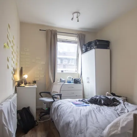 Rent this 3 bed apartment on Milestone House in 434 Old Kent Road, London