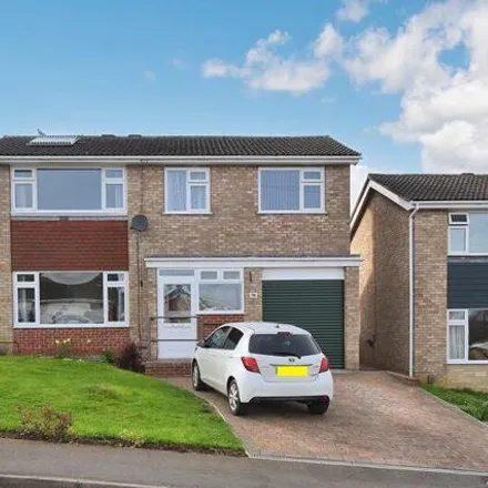 Buy this 4 bed house on Malvern Avenue in Heighington, LN4 1EB