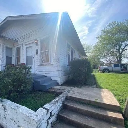 Image 2 - 2088 North 16th Street, Waco, TX 76708, USA - House for sale
