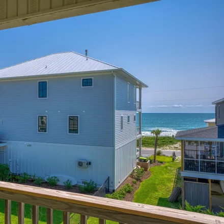 Image 7 - 1424 North Topsail Drive, Surf City, NC 28445, USA - House for sale