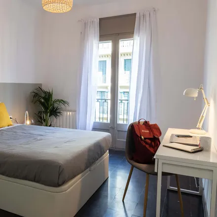 Rent this 7 bed room on Carrer de Muntaner in 23, 08001 Barcelona