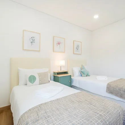 Rent this 2 bed apartment on Quinta do Castelo das Rosas in Praceta Jaime Thompsom, 2750-642 Cascais