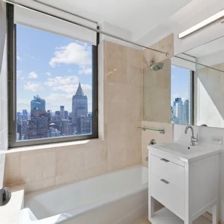 Image 5 - Avenue D, New York, NY 10009, USA - Apartment for rent