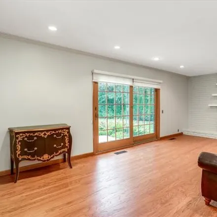 Image 7 - 21634 East Valley Woods Drive, Beverly Hills, MI 48025, USA - House for sale