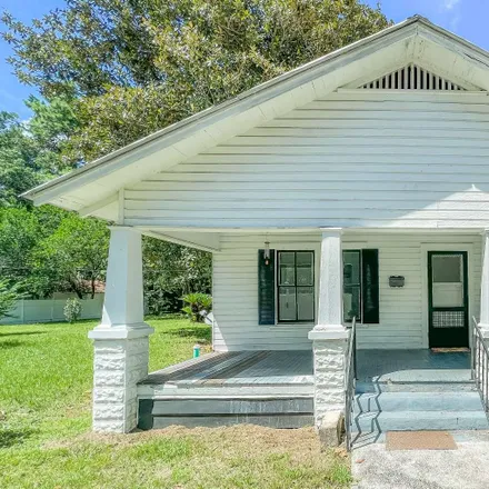 Buy this 3 bed house on 413 Southeast Camp Street in Lake City, FL 32025