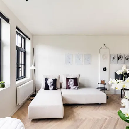 Rent this 1 bed apartment on Schoenmarkt 10 in 2000 Antwerp, Belgium