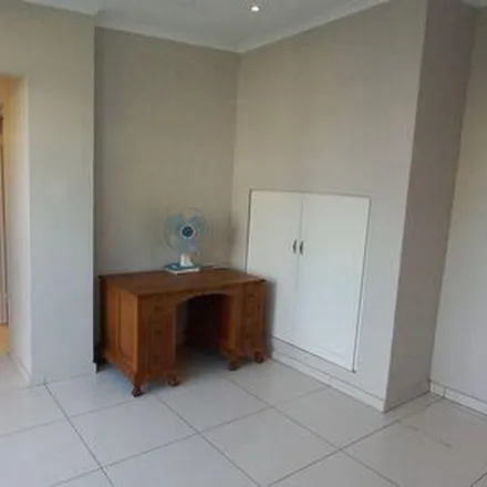 Image 6 - Guildford Place, Ryan Road, Cape Town Ward 57, Cape Town, 7700, South Africa - Apartment for rent