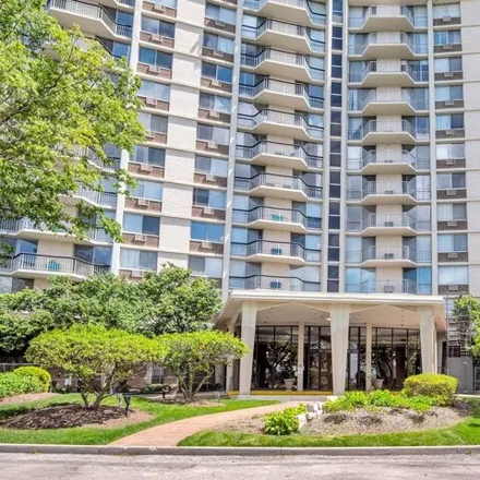 Buy this 1 bed condo on 88 North Tower Road in Elmhurst, IL 60523