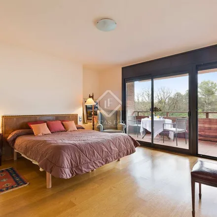 Rent this 7 bed apartment on Abacus in Plaça d'Octavià, 08172 Sant Cugat del Vallès