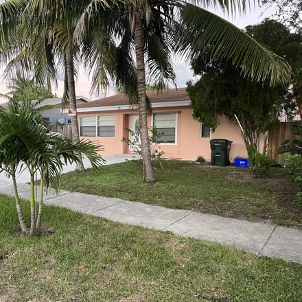 Image 2 - 129 Northwest 9th Avenue, Delray Beach, FL 33444, USA - House for rent