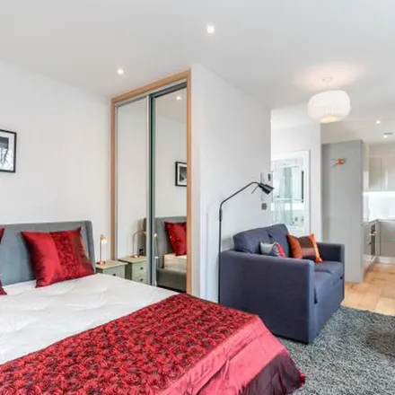 Rent this 1 bed apartment on Chalford in Finchley Road, London
