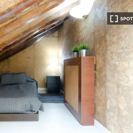 Rent this 5 bed room on Madrid in Paseo de la Infanta Isabel, 23
