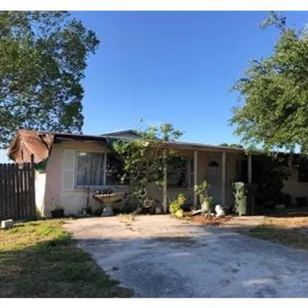Buy this 3 bed house on 598 East Highland Avenue in Clermont, FL 34711