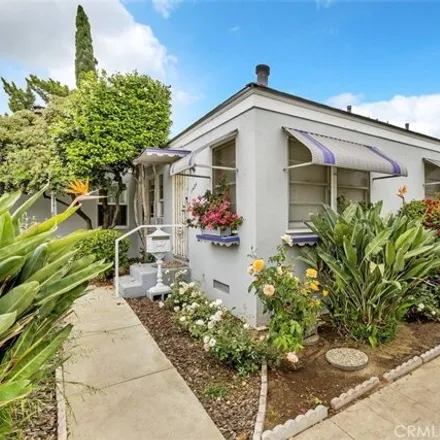 Image 2 - 11492 Albers St, North Hollywood, California, 91601 - House for sale