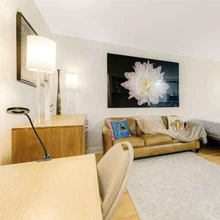 Image 5 - 72-81 113th Street, New York, NY 11375, USA - Apartment for sale
