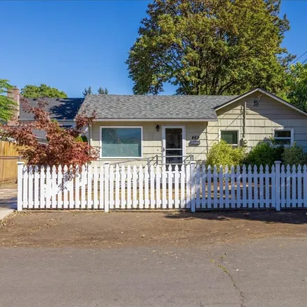 Buy this 2 bed house on 465 Beatrice Avenue in Gladstone, OR 97027