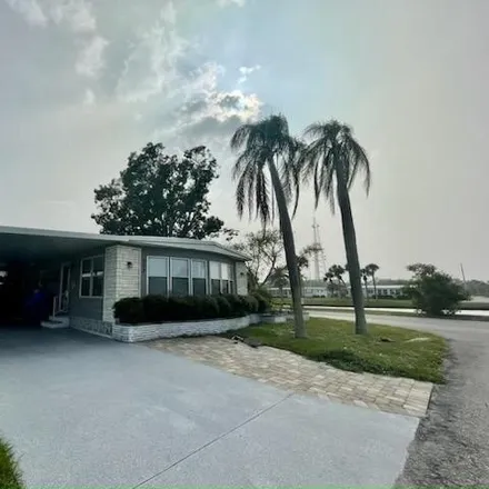 Buy this studio apartment on 900 East Xanadu Avenue in Venice, FL 34285