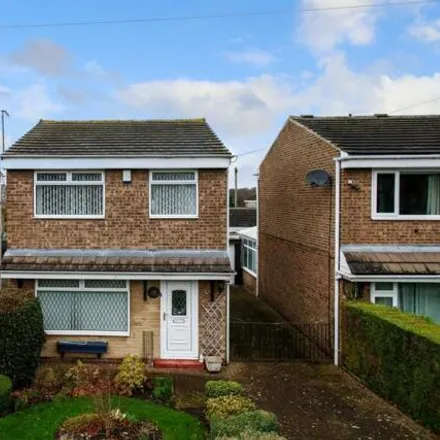Buy this 3 bed house on Carr Wood Way in Calverley, LS28 5UE