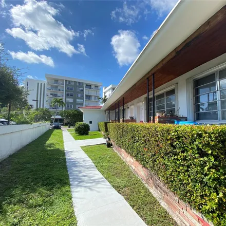 Image 4 - 1045 93rd Street, Bay Harbor Islands, Miami-Dade County, FL 33154, USA - Duplex for sale