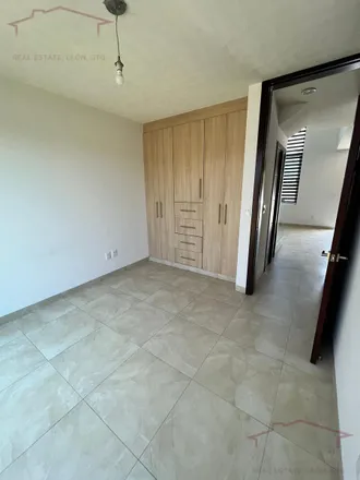 Image 4 - unnamed road, Soberna, 37299 León, GUA, Mexico - House for rent