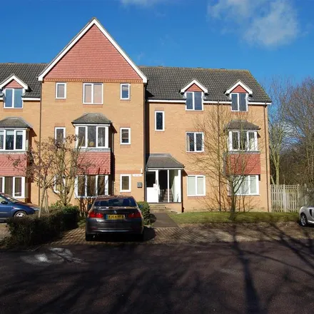 Rent this 2 bed apartment on Redoubt Close in Hitchin, SG4 0FR