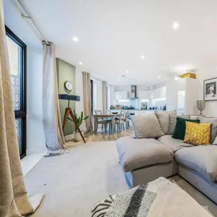 Image 3 - 41 Grange Walk, London, SE1 3FP, United Kingdom - Apartment for sale