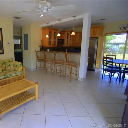 Image 2 - 4585 Poinciana Street, Lauderdale-by-the-Sea, Broward County, FL 33308, USA - House for sale
