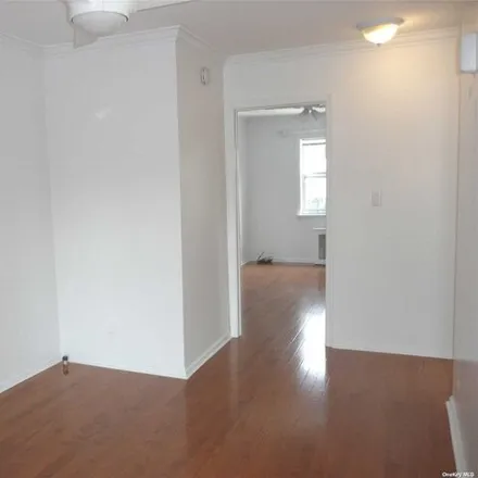 Image 4 - 76-33 170th Street, New York, NY 11366, USA - Apartment for rent