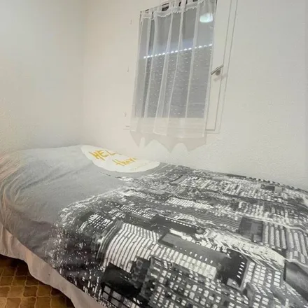Image 1 - 66750 Saint-Cyprien, France - Apartment for rent