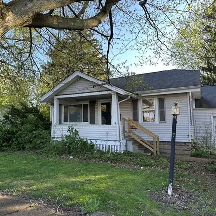 Buy this 2 bed house on 681 Grove Street in Conneaut, OH 44030