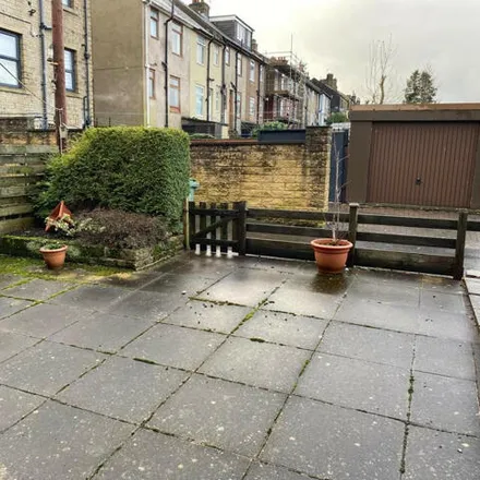 Image 9 - Blackmoorfoot Road Frederick Street, Blackmoorfoot Road, Milnsbridge, HD4 5RL, United Kingdom - Townhouse for sale