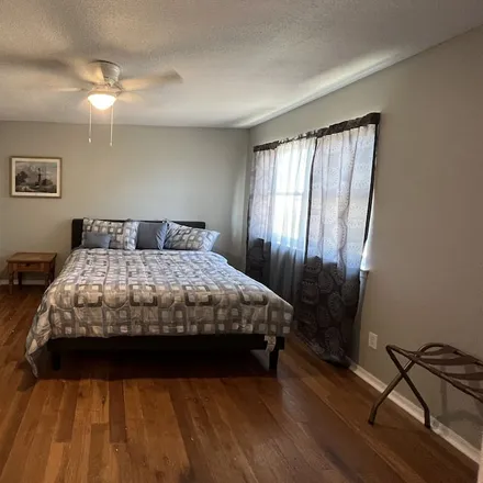 Rent this 3 bed condo on Iowa Park in TX, 76367
