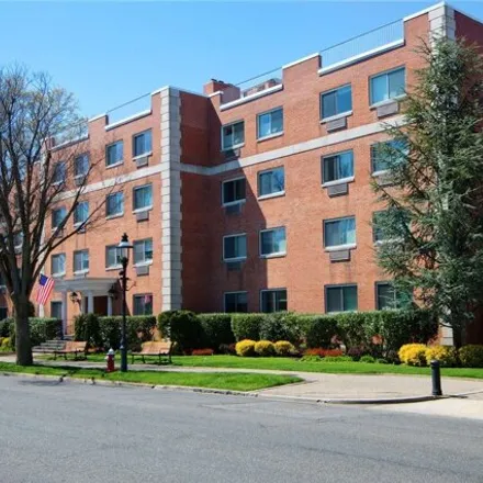 Buy this 2 bed condo on 82 7th Street in Village of Garden City, NY 11530