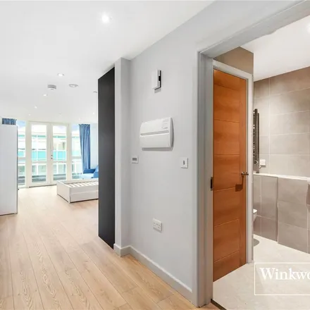 Rent this 1 bed apartment on Alexander House in Shakespeare Road, London