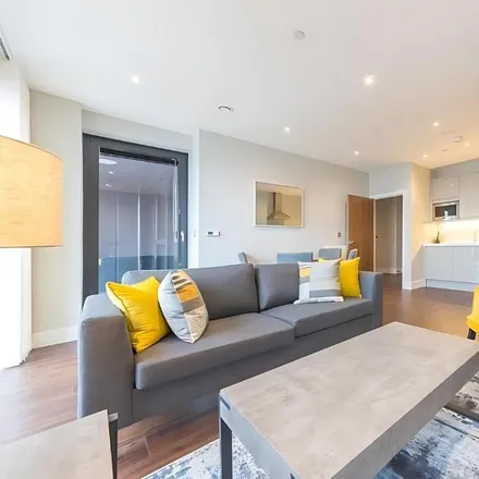 Image 2 - Orchard Wharf, Silvocea Way, London, E14 0TY, United Kingdom - Apartment for rent