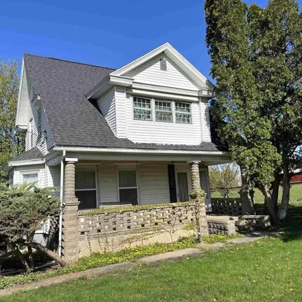 Buy this 5 bed house on 334 South 18th Street in Clinton, IA 52732