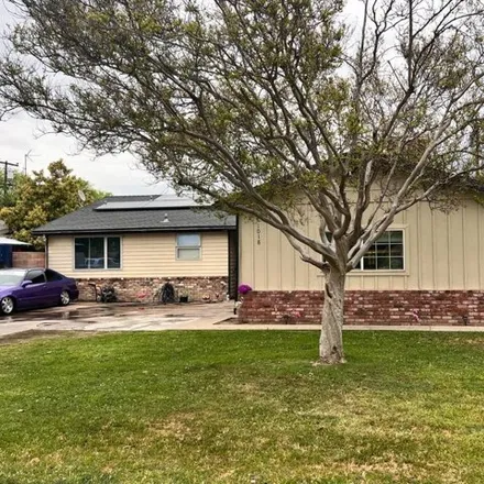 Buy this 3 bed house on 1054 Maple Avenue in Wasco, CA 93280