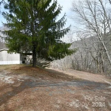 Image 4 - Licklog Road, Plumtree, Avery County, NC 28664, USA - Apartment for sale