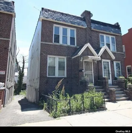 Buy this 5 bed house on 1850 Watson Avenue in New York, NY 10472