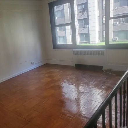Image 3 - 98-40 64th Avenue, New York, NY 11374, USA - Apartment for sale