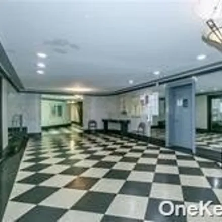 Image 2 - 65-60 Wetherole Street, New York, NY 11374, USA - Apartment for sale